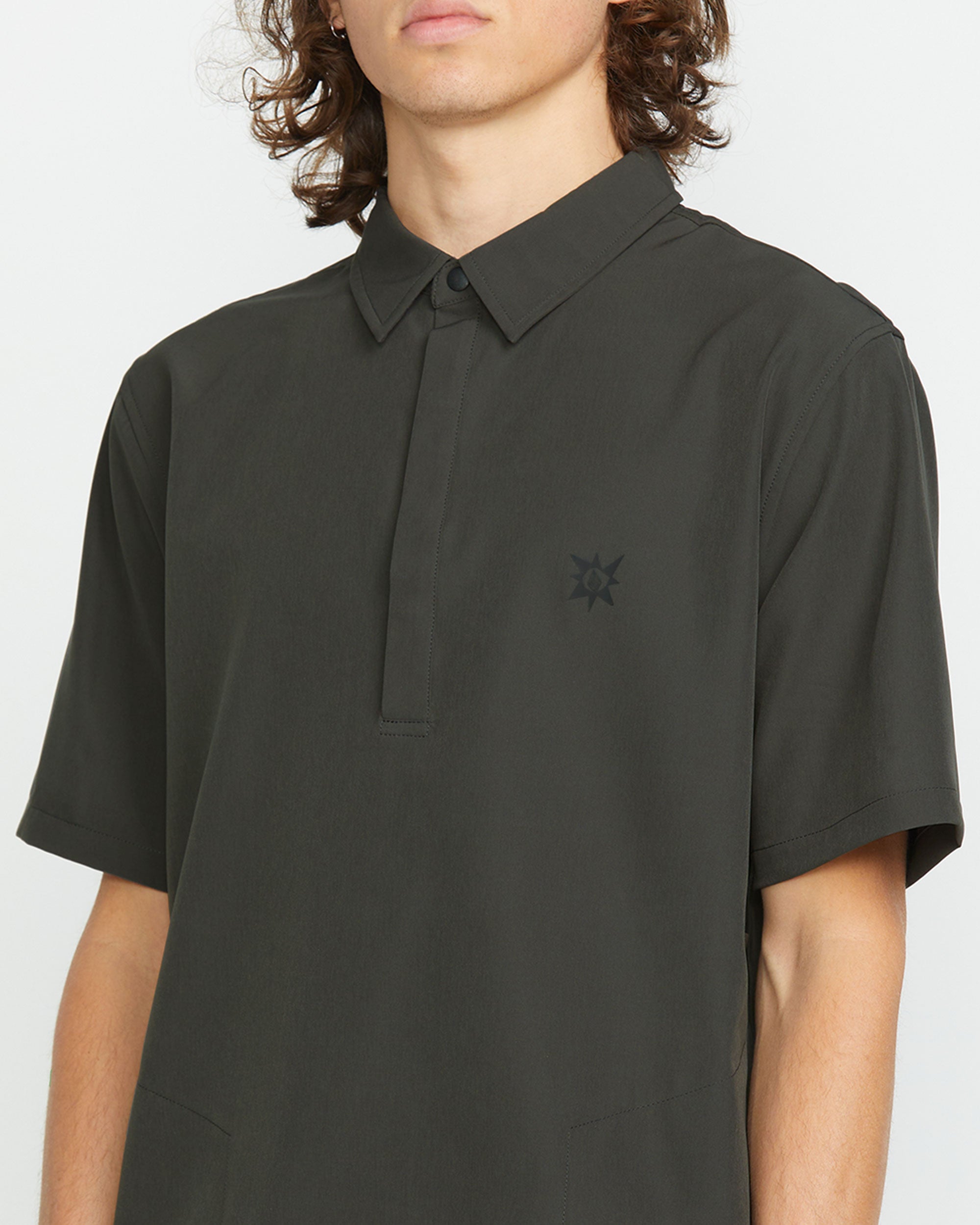 Volcom Japan Men's Sense Popover Short Sleeve Shirt - Image 6