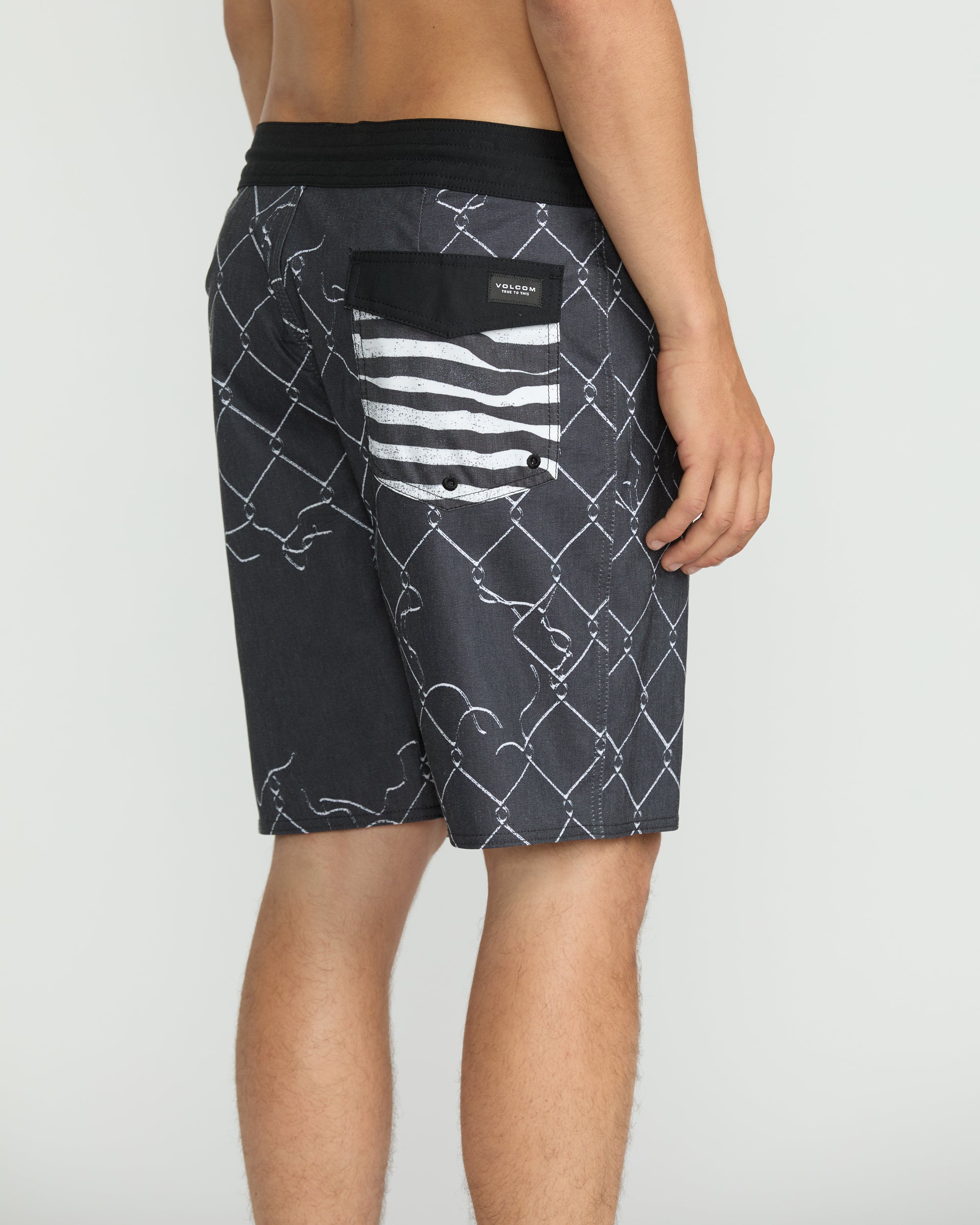 Men's Misdormeaner Stoney 19 Trunks - Image 4