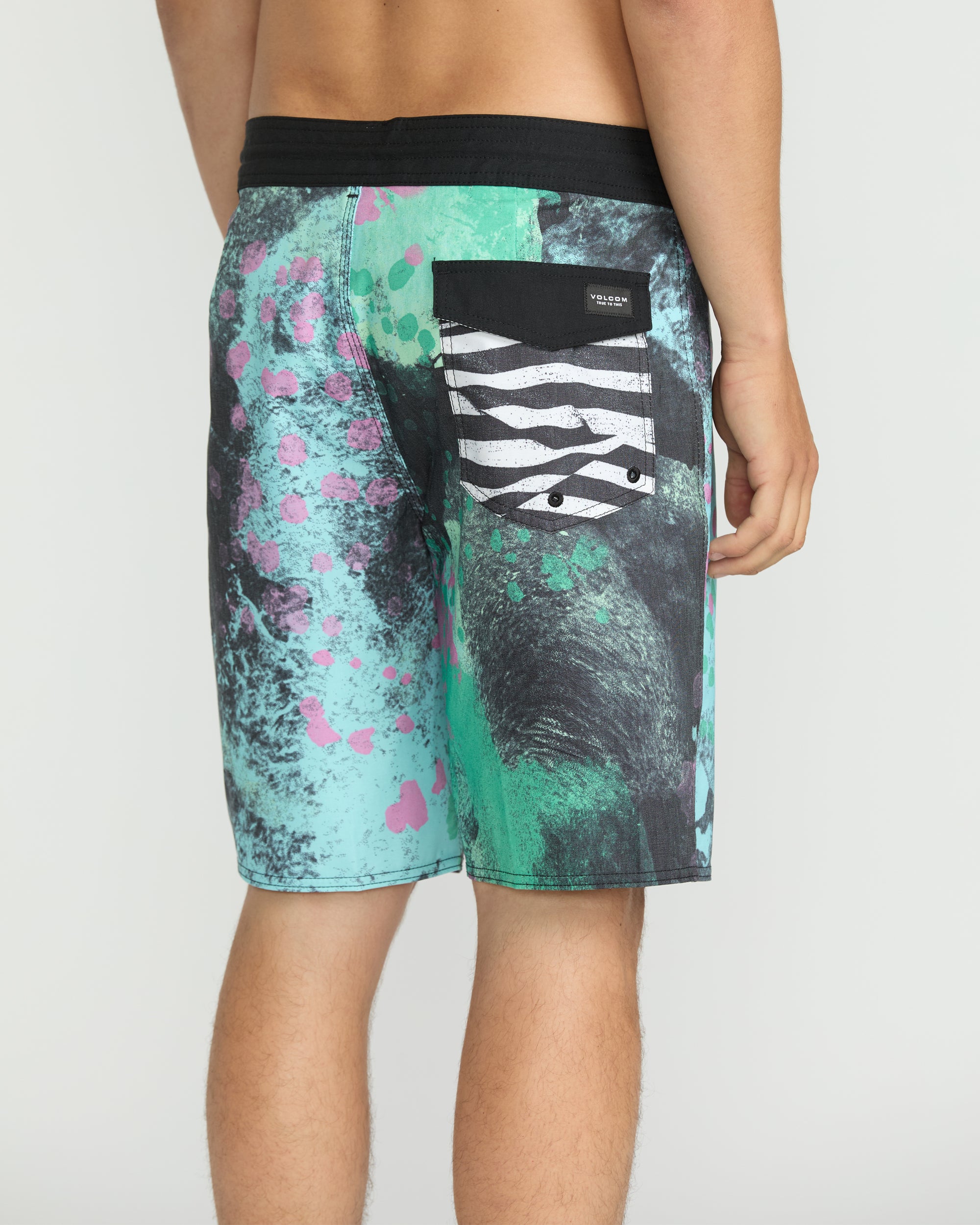 Men's Misdormeaner Stoney 19 Trunks - Image 4